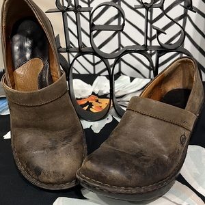 Born Slip-On Brown Leather Clogs, Size 6